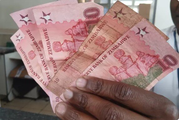 Zimbabwe’s gold-backed ZiG struggles to win public trust despite signs of stability